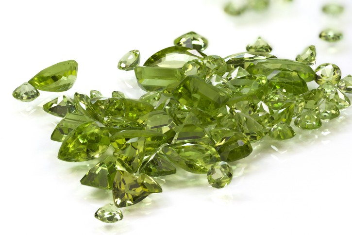 Der Peridot sorgt bei seinen Trägern für positive Energien. 