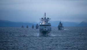 Nemačka fregata Baden-Virtemberg u Severnom moru kod obale Norveške tokom vežbe Andoja 13. oktobra 2025.