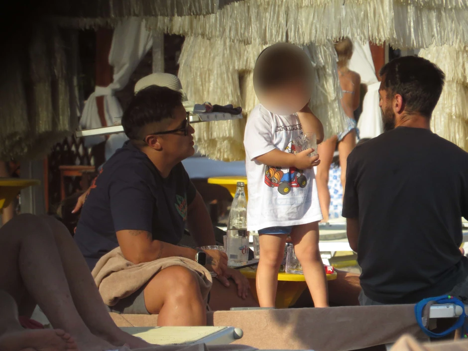 Paparaco Marije Šerifović sa sinom