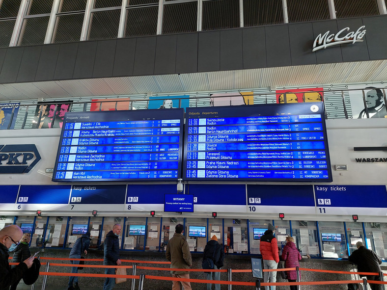 Rozkład jazdy pociągów na Dworcu Centralnym w Warszawie