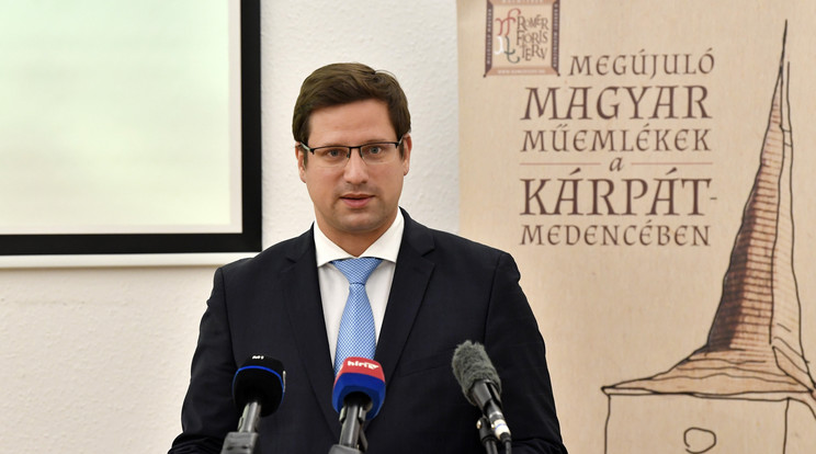 Gulyás Gergely Miniszterelnökséget vezető miniszter sem méreti meg magát. /Fotó: MTI-Máthé Zoltán