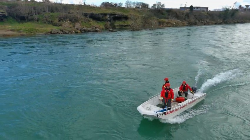 Potraga za vozilom koje je sletelo u Moraču