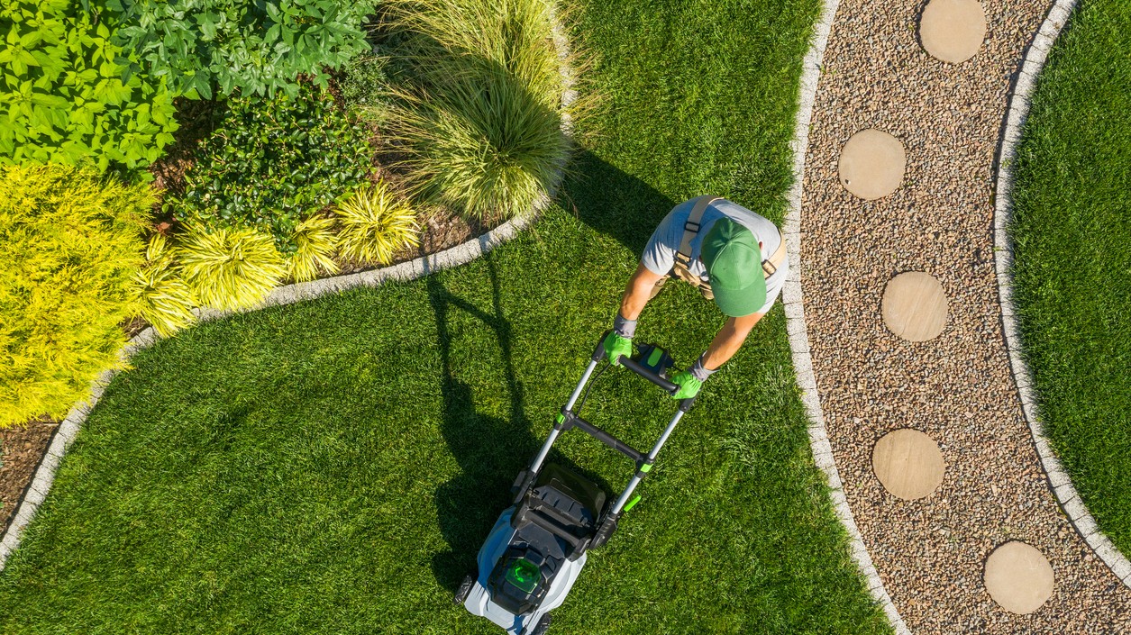 Zima je na ústupe a vaša záhrada sa pomaly prebúdza k životu.