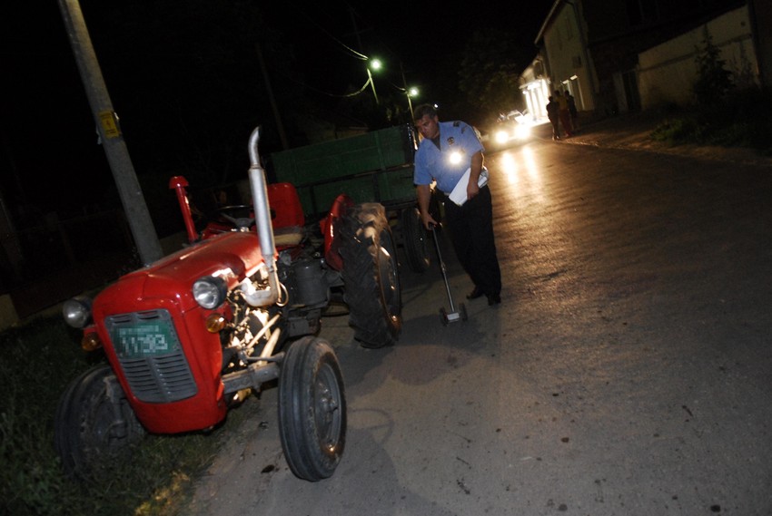 Traktori su često potpuno neosvvetljeni na drumu