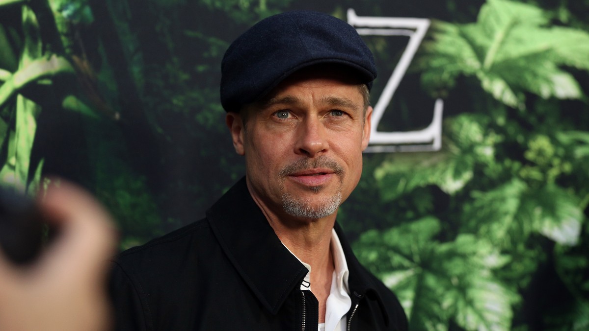 Brad Pitt i Angelina Jolie jakiś czas temu ogłosili, że rozwodzą się. Od tamtej pory w mediach pojawiają się kolejne informacje na temat rozpadu małżeństwa tej pary. Jak donosi magazyn "Star", aktor chce się pozbyć tatuaży, które zrobił sobie, będąc jeszcze w związku z żoną. Dlaczego zdecyduje się na taki krok?