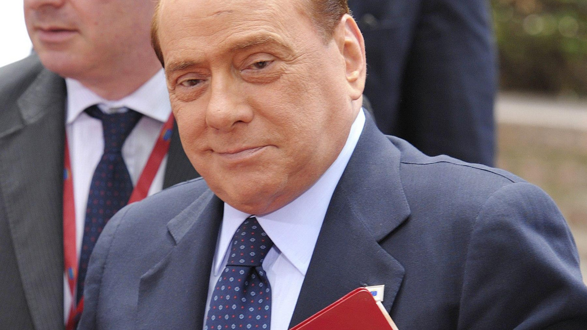 Premier Silvio Berlusconi nazwał Włochy "gównianym krajem", z którego zamierza się wynieść - podała ANSA, powołując się na podsłuch telefoniczny zarządzony przez prokuraturę w stosunku do bliskiego znajomego Berlusconiego, z którym rozmawiał.