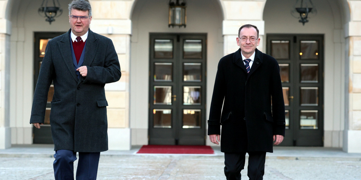 Maciej Wąsik i Mariusz Kamiński przed Pałacem Prezydenckim