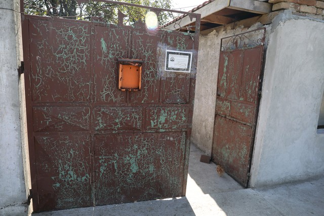 Porodična kuća u kojoj je preminula beba