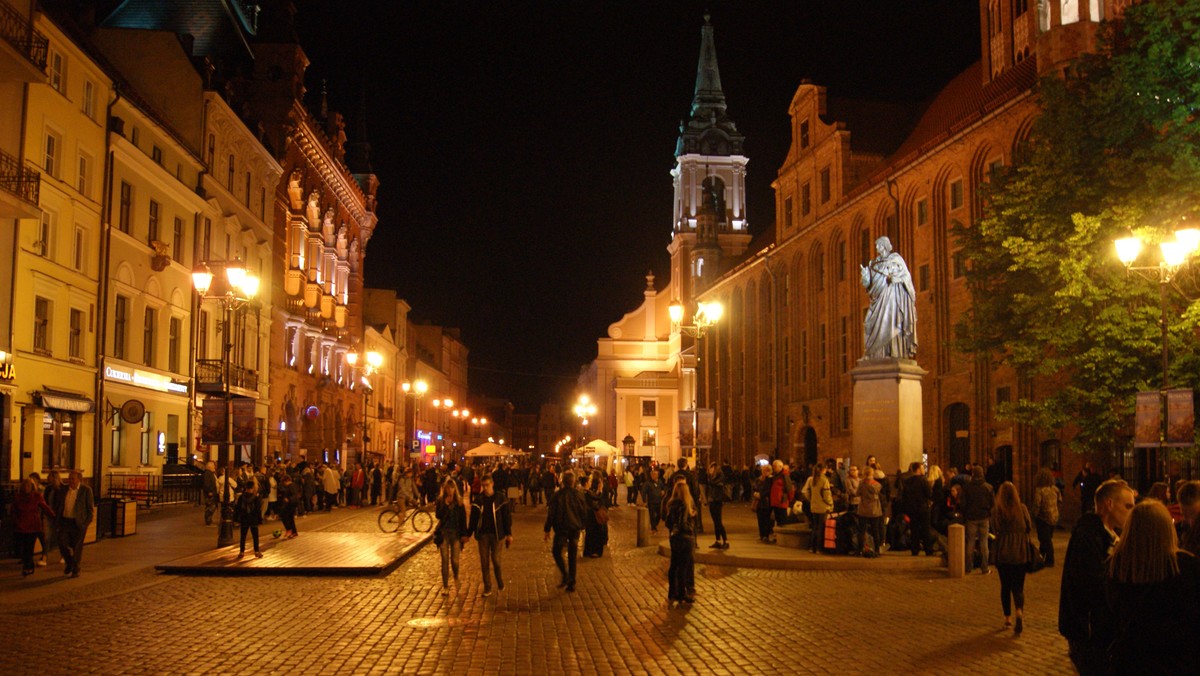 Tegoroczne Dni Torunia potrwają od 21 do 25 czerwca. W tym terminie odbędzie się m.in. Noc Muzeów, piknik rodzinny i pojedynek wioślarski Torunia z Bydgoszczą, a swoje Katarzynki odsłonią Marian Filar oraz Tomasz Organek.