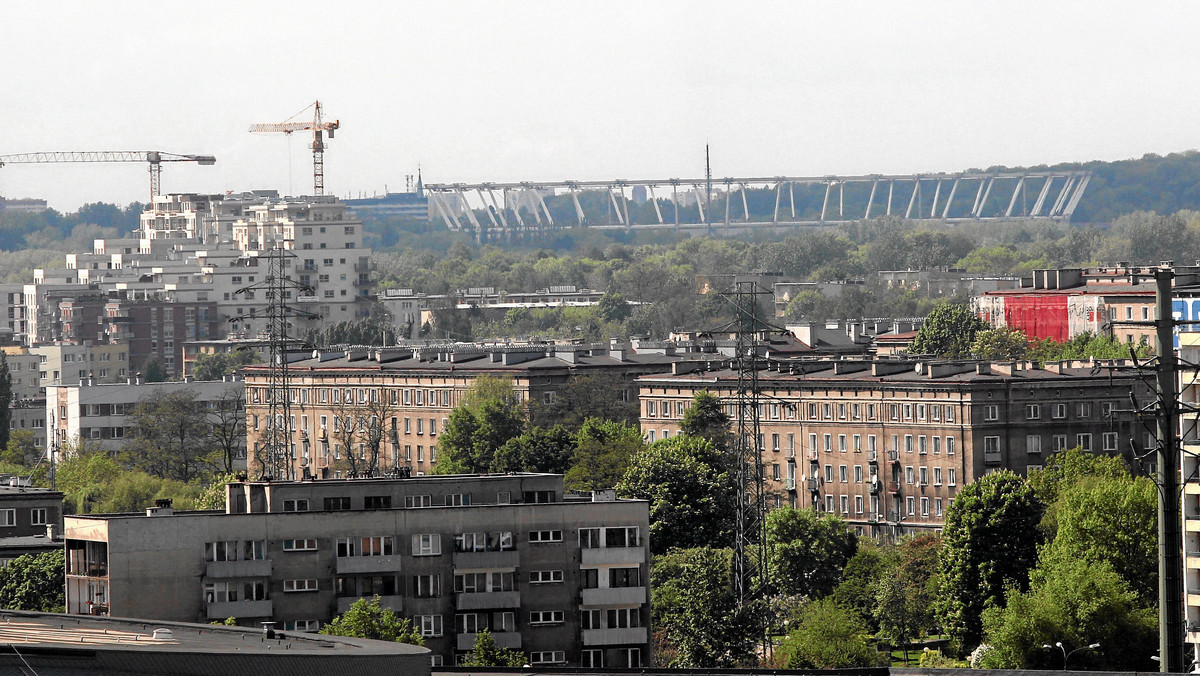Rok 2016 to realny termin zakończenia przebudowy Stadionu Śląskiego - uważa prezes spółki samorządowej "Stadion Śląski" Jarosław Antoniak. Po wprowadzeniu zmian w projekcie obiektu prace mogłyby zostać wznowione wiosną 2014.