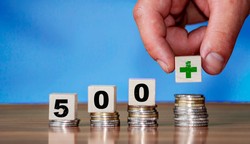 Świadczenie pielęgnacyjne a 500 plus. Co wybrać, by nie stracić