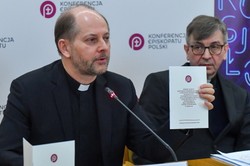 Pierwszy taki dekret Episkopatu od blisko 20 lat. W tle rozwój mediów społecznościowych