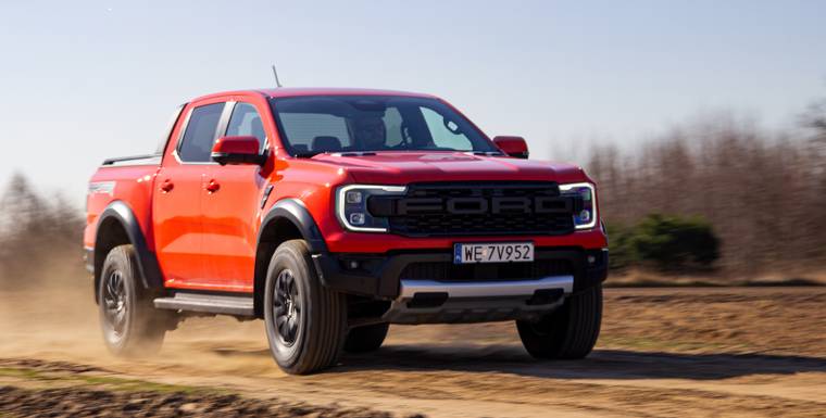 Ford Ranger Raptor. W ujarzmieniu tego drapieżnika pomógł mi Terier… Jack Russell Terier