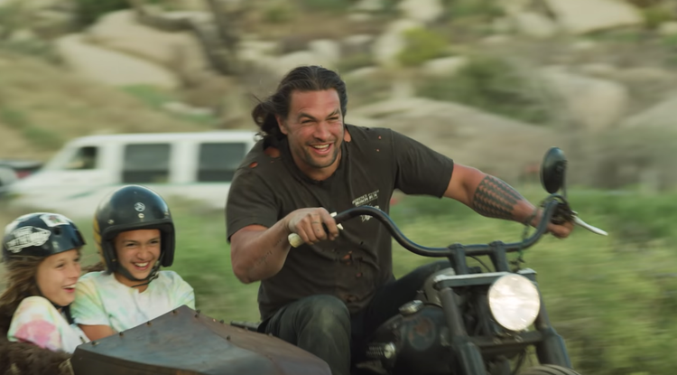 Jason Momoa és két gyermeke, Lola és Nakoa-Wolf