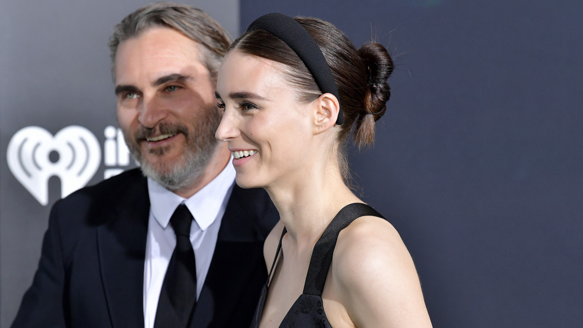 Rooney Mara i Joaquin Phoenix zostali rodzicami. Imię dziecka to hołd