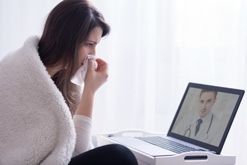Ingyenesen biztosít videókonzultációs rendszert a háziorvosoknak egy hazai egészségügyi startup
