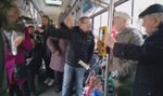 Tłum wyrzucił dziadka z autobusu. O co poszło? 