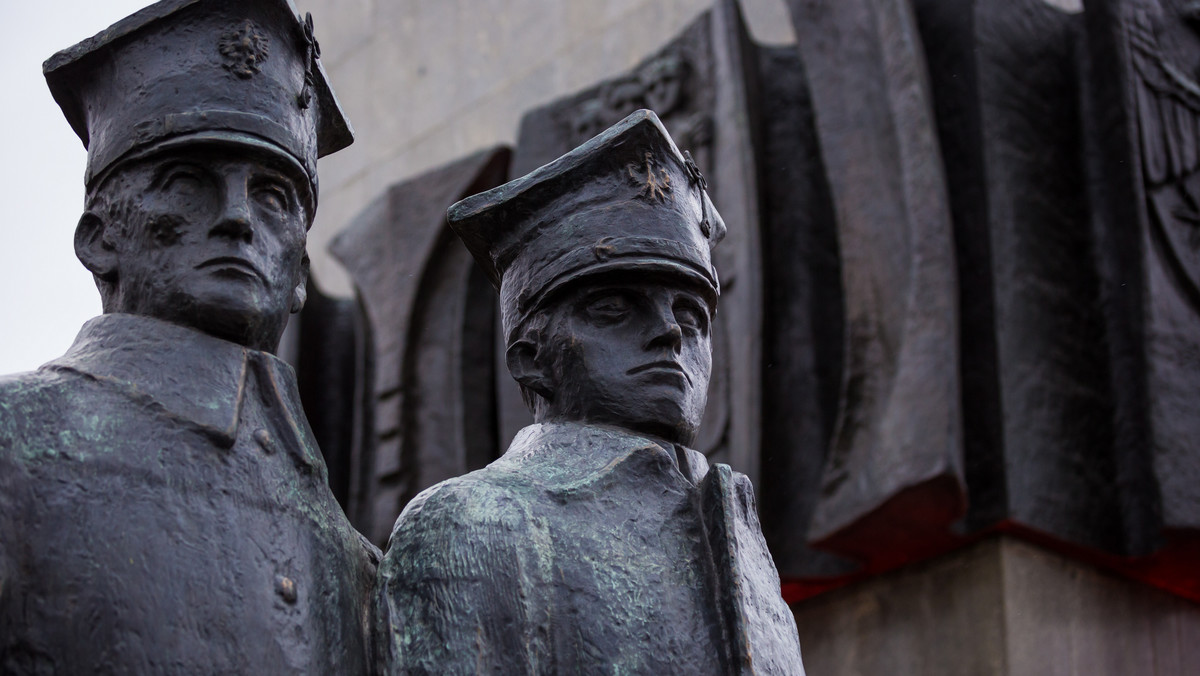 "Powstanie wielkopolskie to jeden z fundamentów polskiej świadomości historycznej" – napisała w liście do obecnych w Lesznie uczestników obchodów rocznicy wybuchu powstania premier Beata Szydło. Obchody w Lesznie odbyły się z inicjatywy wojewody wielkopolskiego.