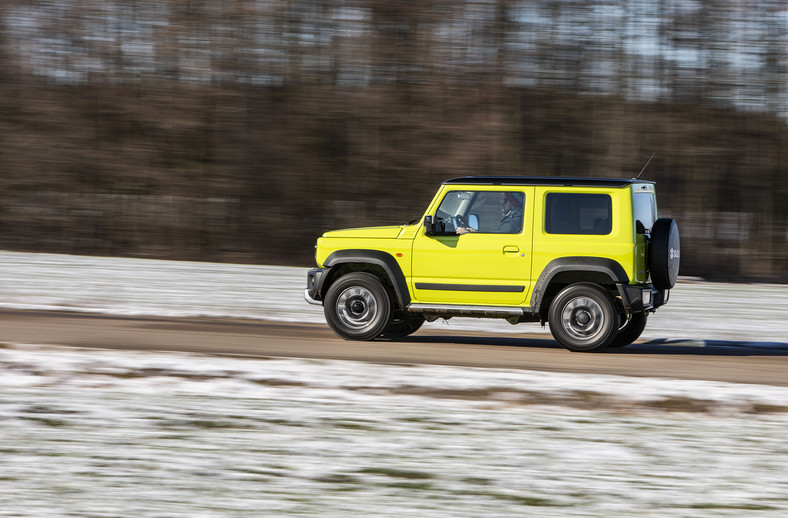 Suzuki Jimny 1.5 VVT 4AT - jego żywioł to teren