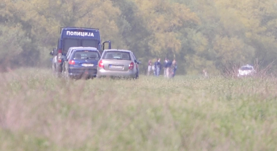 Policija na nasipu u Crvenki