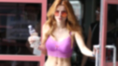 Bella Thorne chwali się wysportowanym brzuchem. Wow!