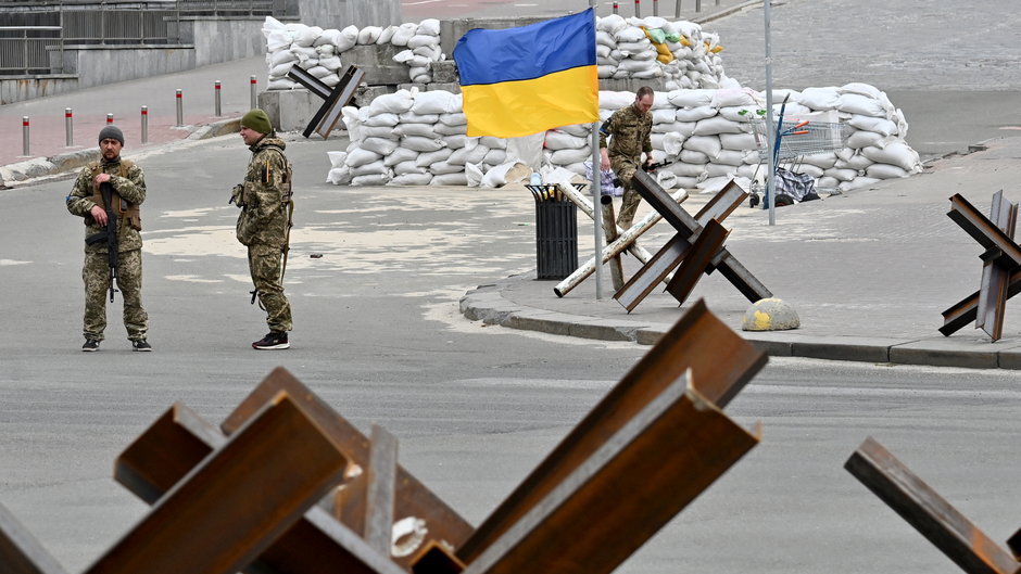 Żołnierze ukraińscy na Placu Niepodległości w Kijowie