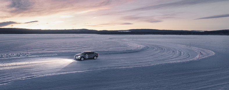 Polestar 2 Arctic Circle