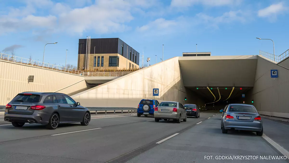 Siedziba Krajowego Systemu Zarządzania Ruchem Drogowym zlokalizowana będzie w budynku przy wlocie do tunelu pod Ursynowem na S2 od strony Poznania