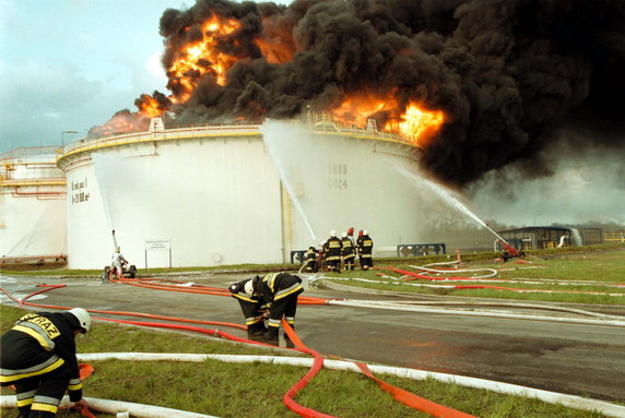 Pożar w Rafinerii Gdańskiej w 2003 r.