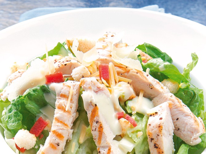 10391_salata-sa-piletinom-illed-chicken-breast-shutterstock_6485176