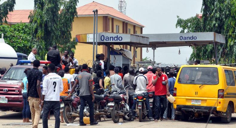 Endless queue at one of Nigeria's filling stations in May 2015.