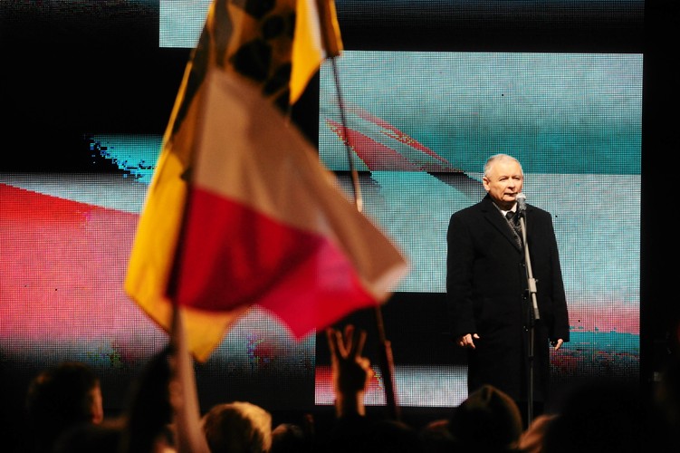 Jarosław Kaczyński przemiawia podczas trzeciej rocznicy katastrofy w Smoleńsku