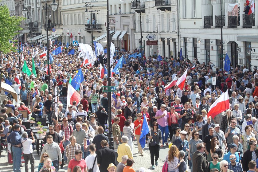 Manifestacja KOD i opozycji