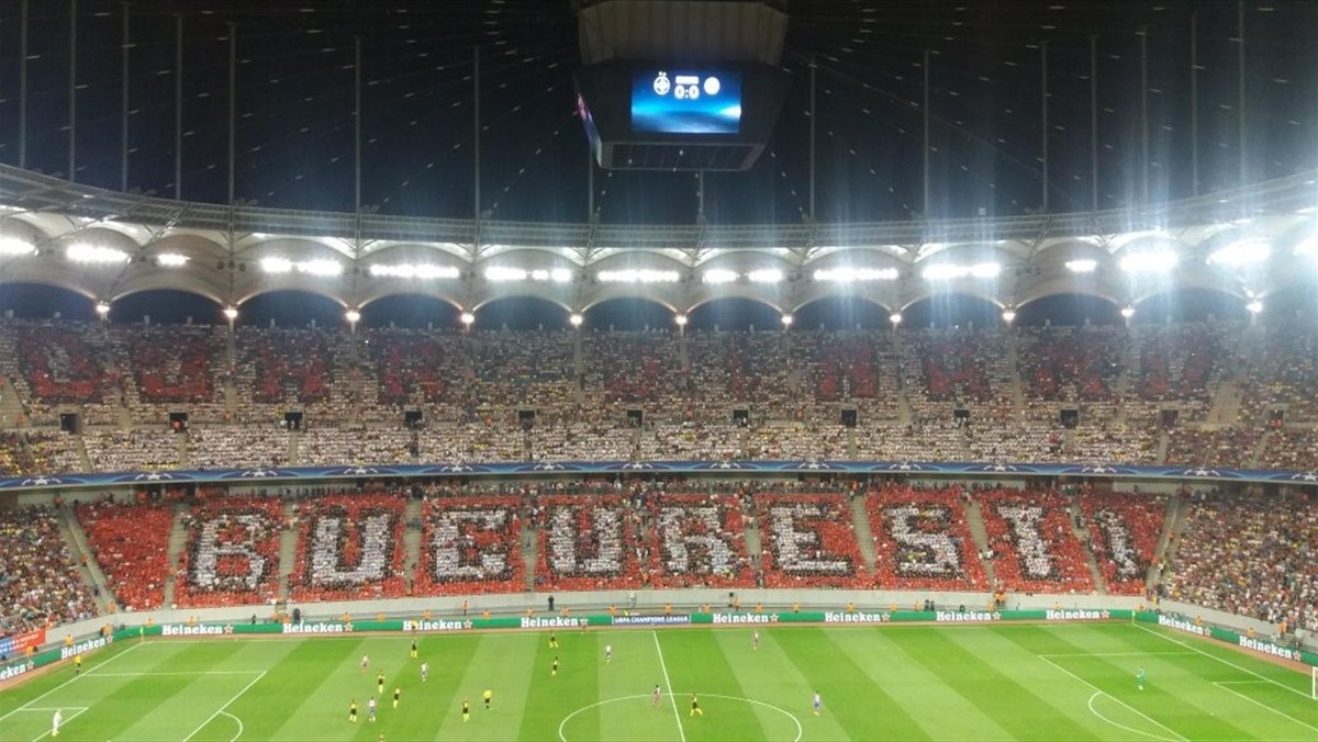 Niecodzienne zdarzenie miało miejsce na meczu fazy play-off Ligi Mistrzów między Steauą Bukareszt a Manchesterem City. Na trybunach Arena Nationala została zaprezentowana oprawa… lokalnego rywala Militarii - Dinama.