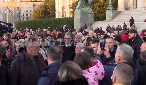 Aleksandar Vučić na novogodišnjem bazaru