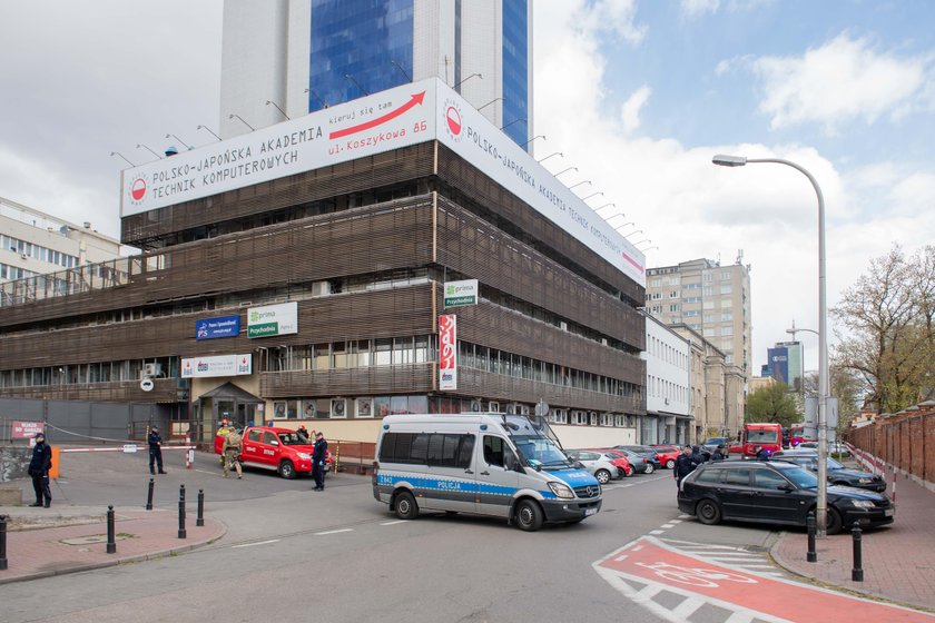 Specjaliści ze straży pożarnej i policji