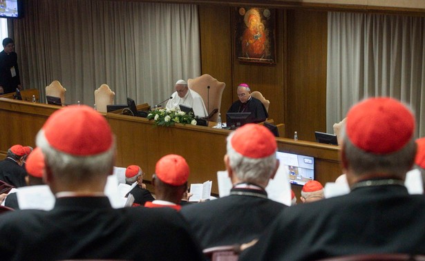 Papież Franciszek spotyka się z kardynałami w Watykanie