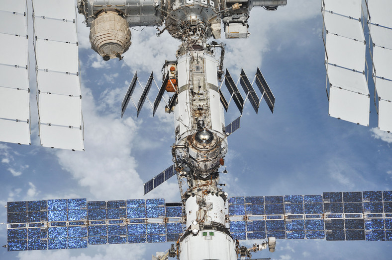 Rosyjska część MSK, w lewej górnej części zdjęcia widoczny też nadmuchiwany moduł Bigelow