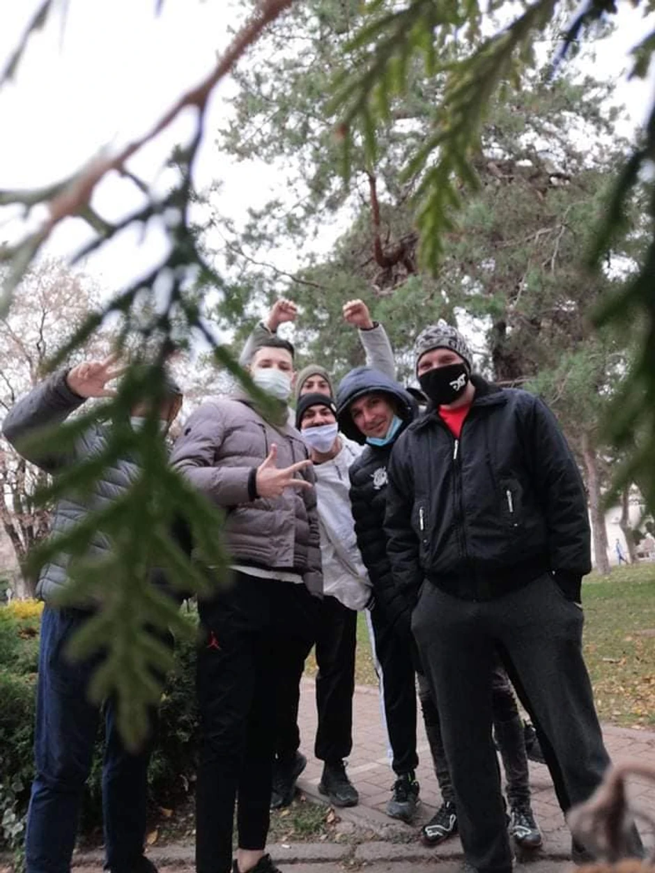 Mladi Kragujevčani koji pomažu u KC Kragujevac