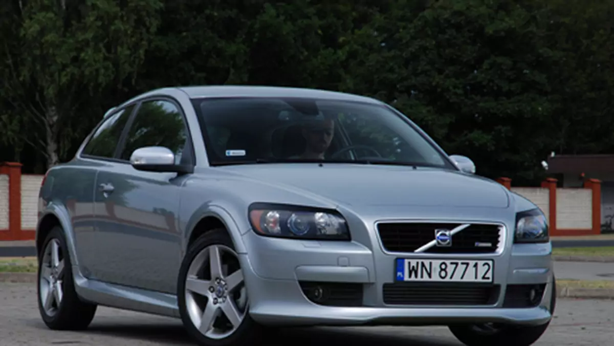 Volvo C30 2.0 Powershift R-Design - Małe, fajne,  ale bardzo drogie Volvo