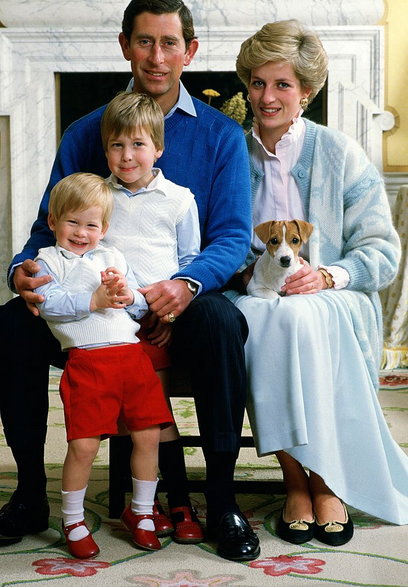 Książę Karol i księżna Diana oraz książę Harry i książę William