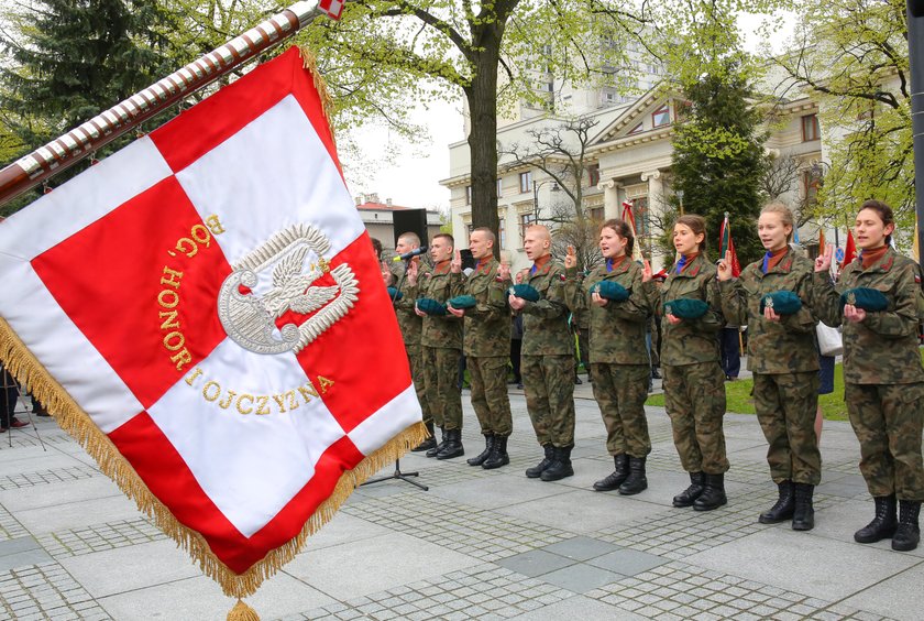 Obchody święta Konstytucji 3 Maja i Święta Najświętszej Maryi Panny Królowej Polski w Łodzi odbyły się w Archikatedrze Łódzkiej i przed Grobem Nieznanego Żołnierza