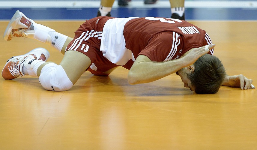 Serbowie pokonani. Kurek bohaterem. Polscy siatkarze biżej awansu