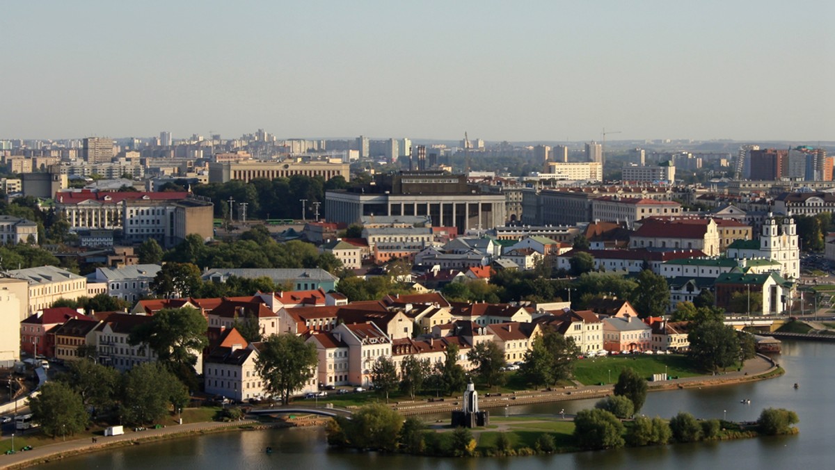 Białoruś przyjęła w ubiegłym roku około 50 tysięcy obywateli Ukrainy m.in. uciekinierów z terenów objętych konfliktem zbrojnym – poinformował dzisiaj przedstawiciel Ministerstwa Spraw Wewnętrznych Białorusi Alaksiej Biahun.