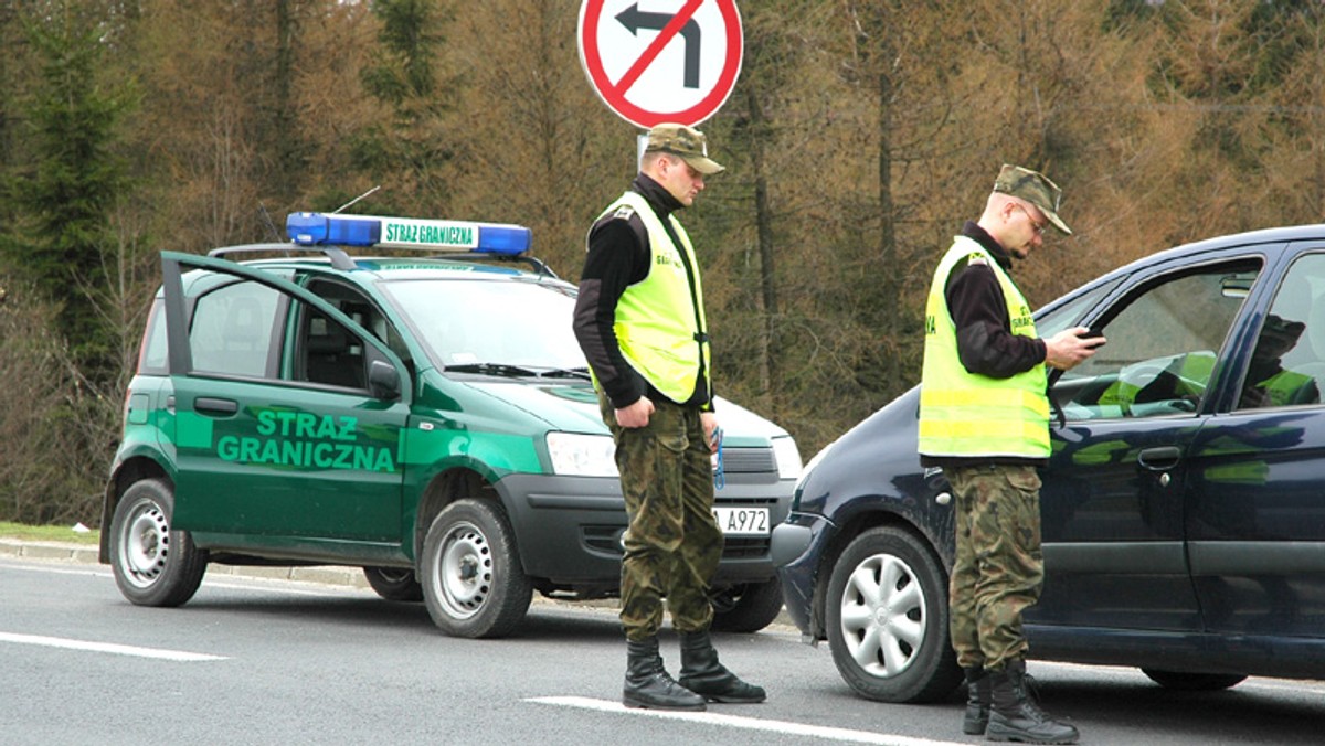 Ppłk SG Marek Jarosiński, rzecznik prasowy komendanta Karpackiego Oddziału Straży Granicznej w Nowym Sączu, przypomina, o czym należy pamiętać, wyjeżdżając na wakacje zagranicę.