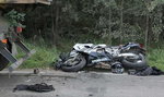 Motocyklista wbił się w naczepę. Nie żyje. FOTY