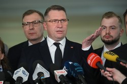 Czarnek: Benedyktyni szybciej Biblię przepisywali niż Tusk projekt ustawy od PiS