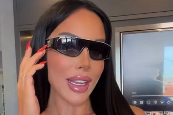 ALEKSANDRA SUBOTIĆ NUDI FEJK ROBU Šok! Ne krije: "Ovo jeste REPLIKA, al' bi vam u bilo kojoj radnji rekli da je original", sprema se za obračun sa Stanijom u Eliti i "valja" lažnjake