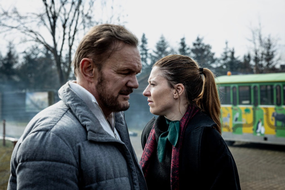 Cezary Pazura i Oksana Czerkaszyna w filmie "Ludzie"