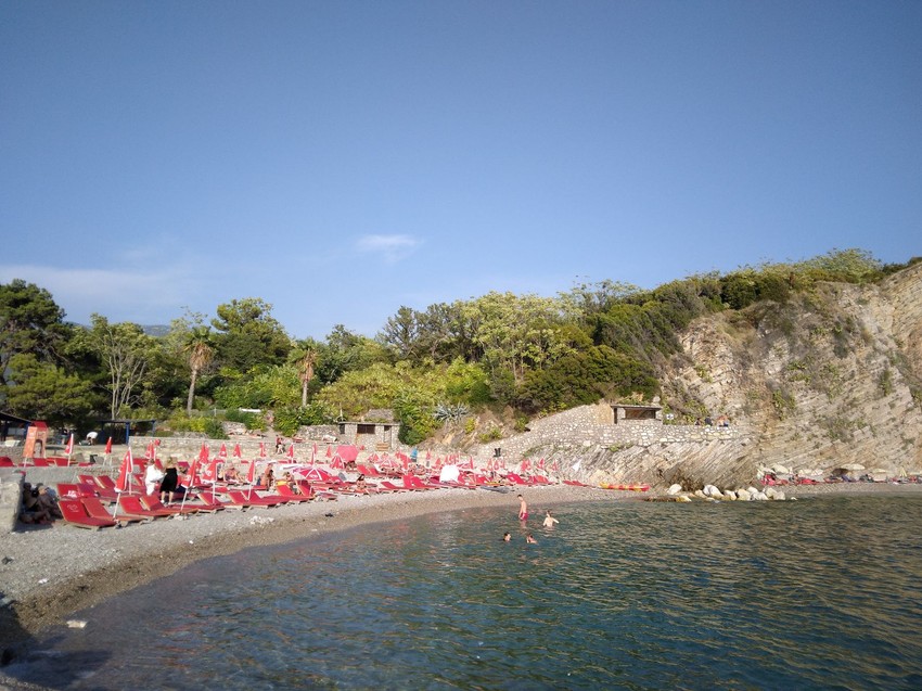 Plaža more Crna Gora pokrivalica